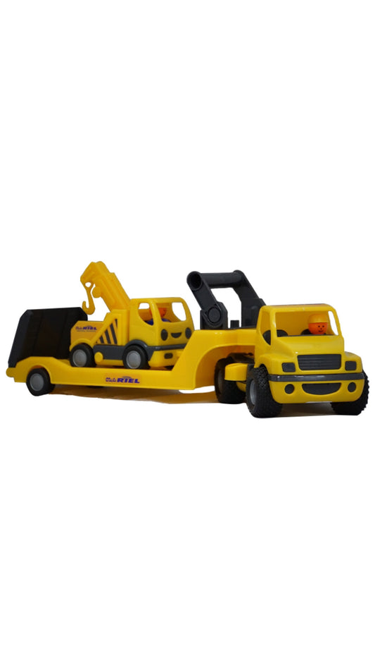 Truck met dieplader en kraanwagen